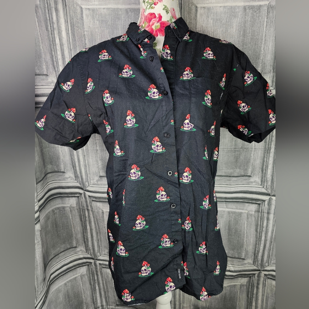 Molokai Surf Co Skull mushroom print button down - Lg